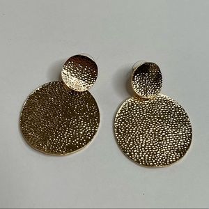 NEW Gold round circle textured hammered gold earrings